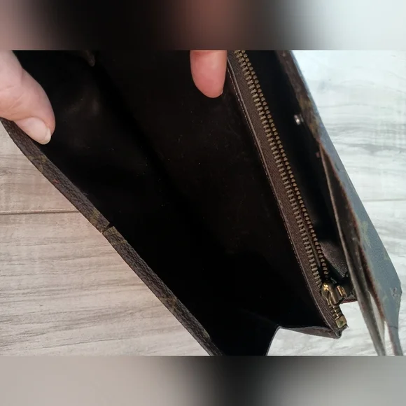 Authentic Louis Vuitton Long Wallet Monogram Vintage - Picture 10 of 13